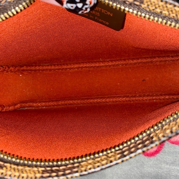 Authentic Louis Vuitton pochette - Picture 9 of 16